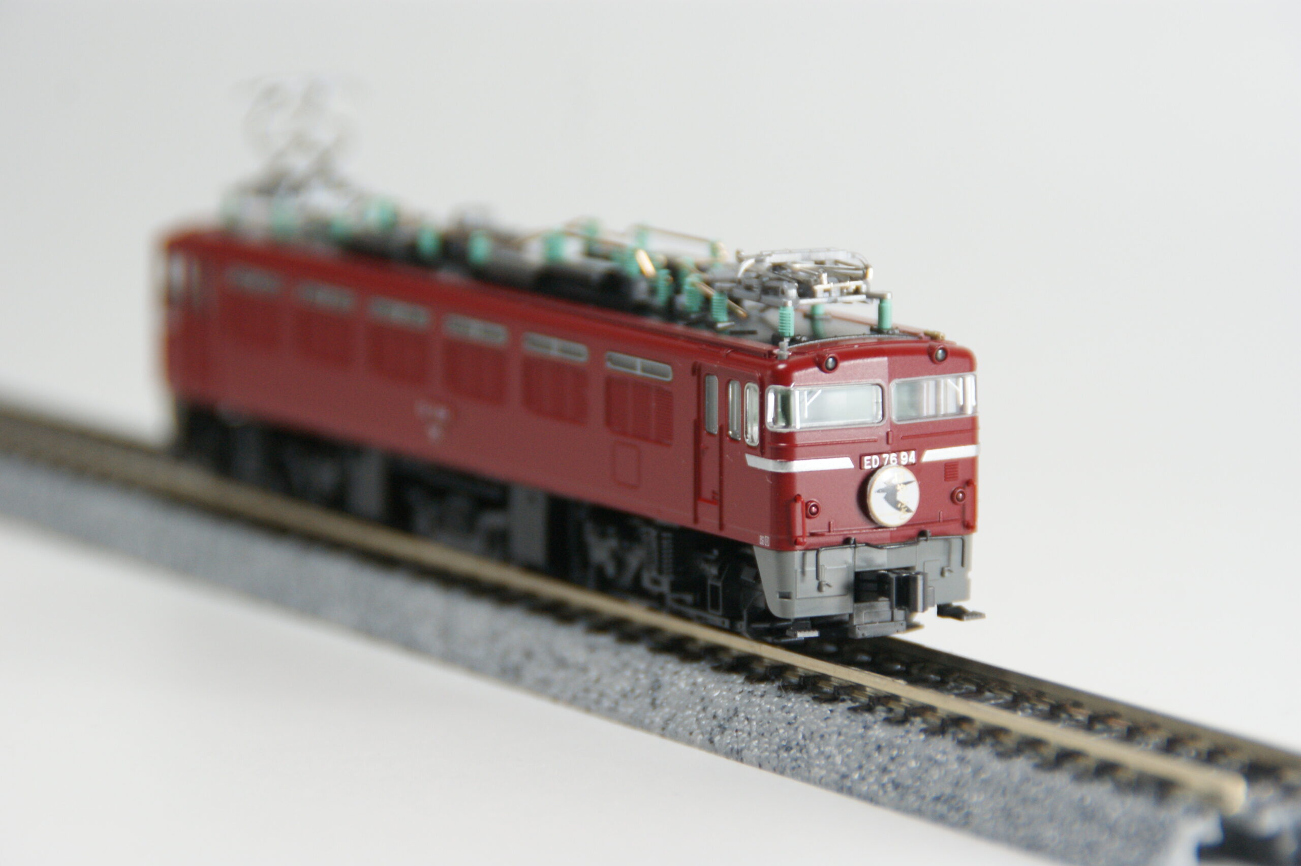 赤い電気機関車の鉄道模型